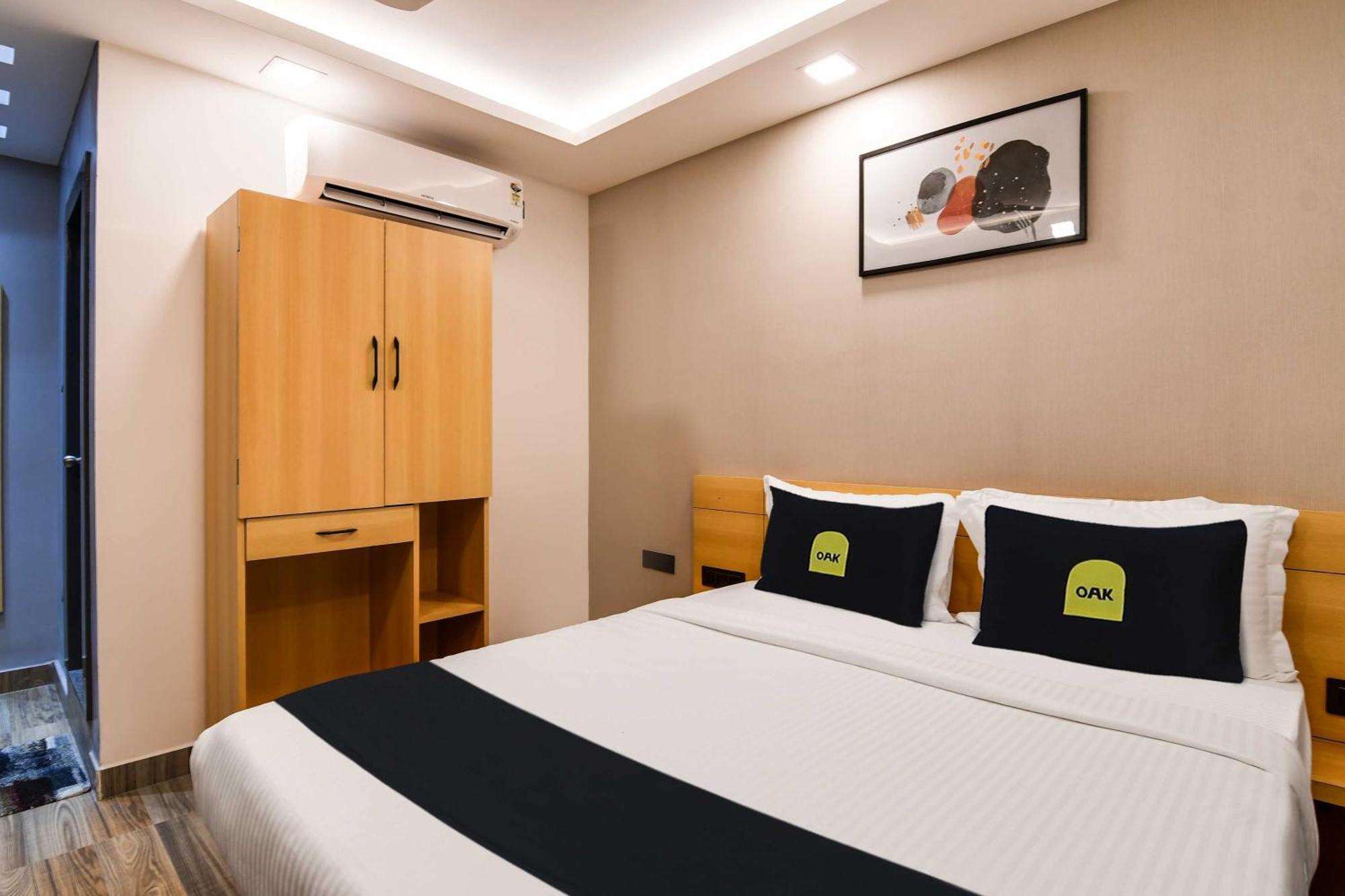 Super Townhouse Oak Sayhallo Ecstasy Bhubaneswar Exterior photo