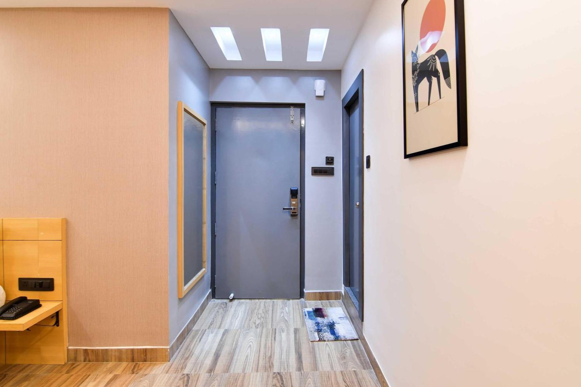 Super Townhouse Oak Sayhallo Ecstasy Bhubaneswar Exterior photo