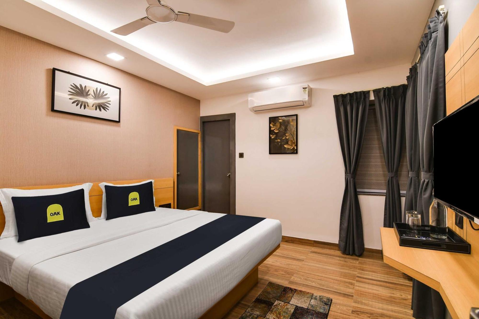 Super Townhouse Oak Sayhallo Ecstasy Bhubaneswar Exterior photo