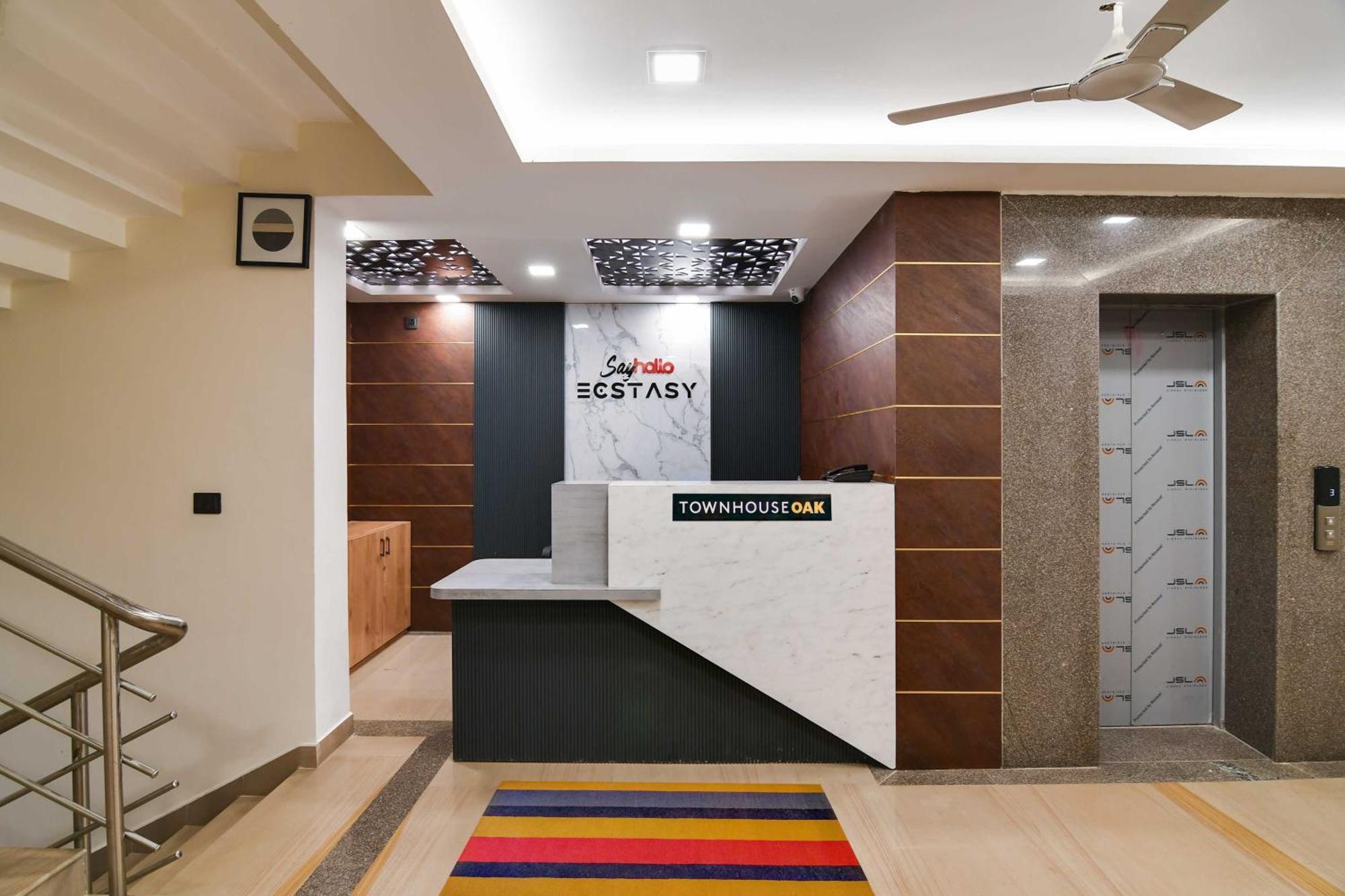 Super Townhouse Oak Sayhallo Ecstasy Bhubaneswar Exterior photo
