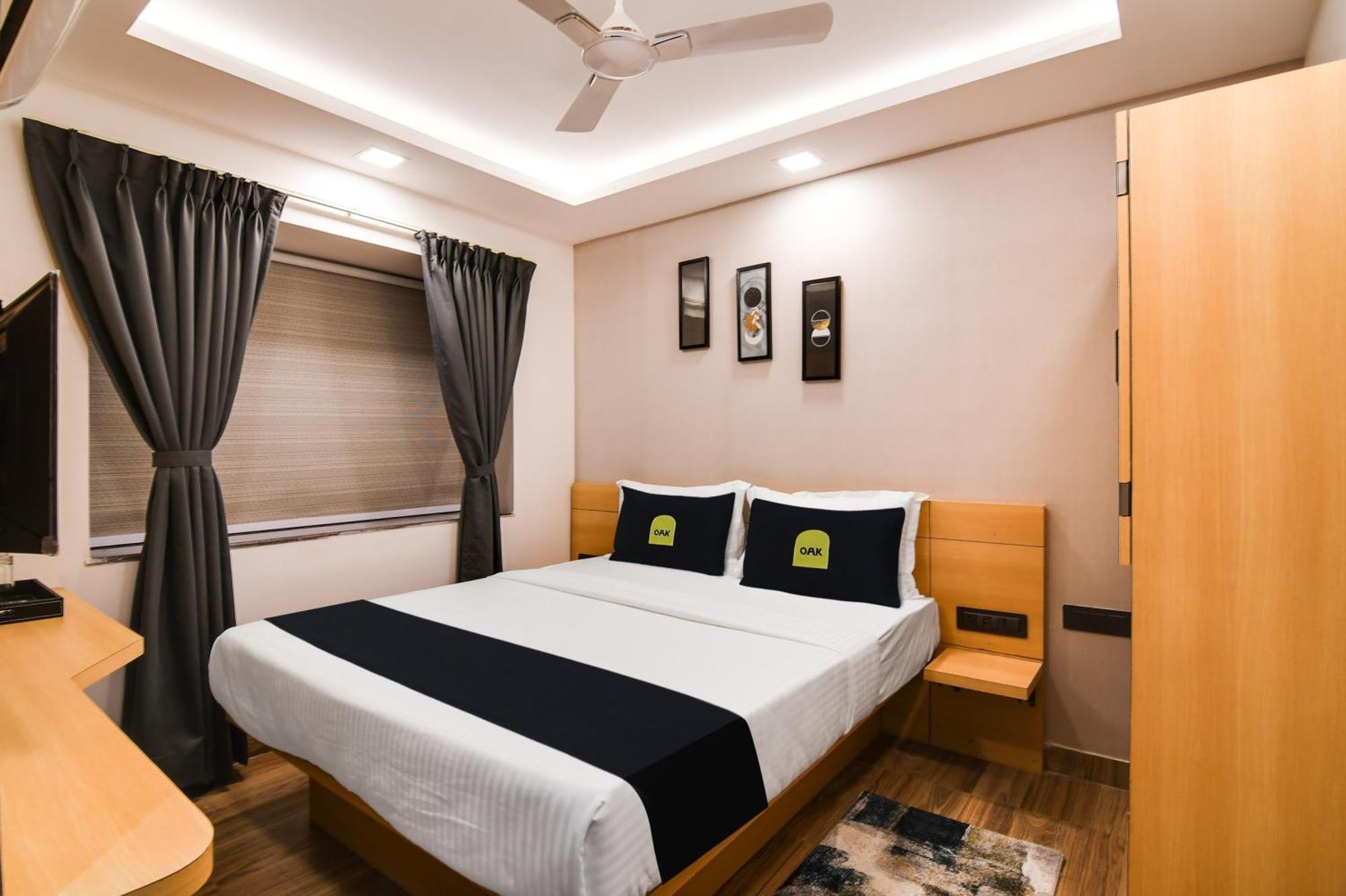 Super Townhouse Oak Sayhallo Ecstasy Bhubaneswar Exterior photo