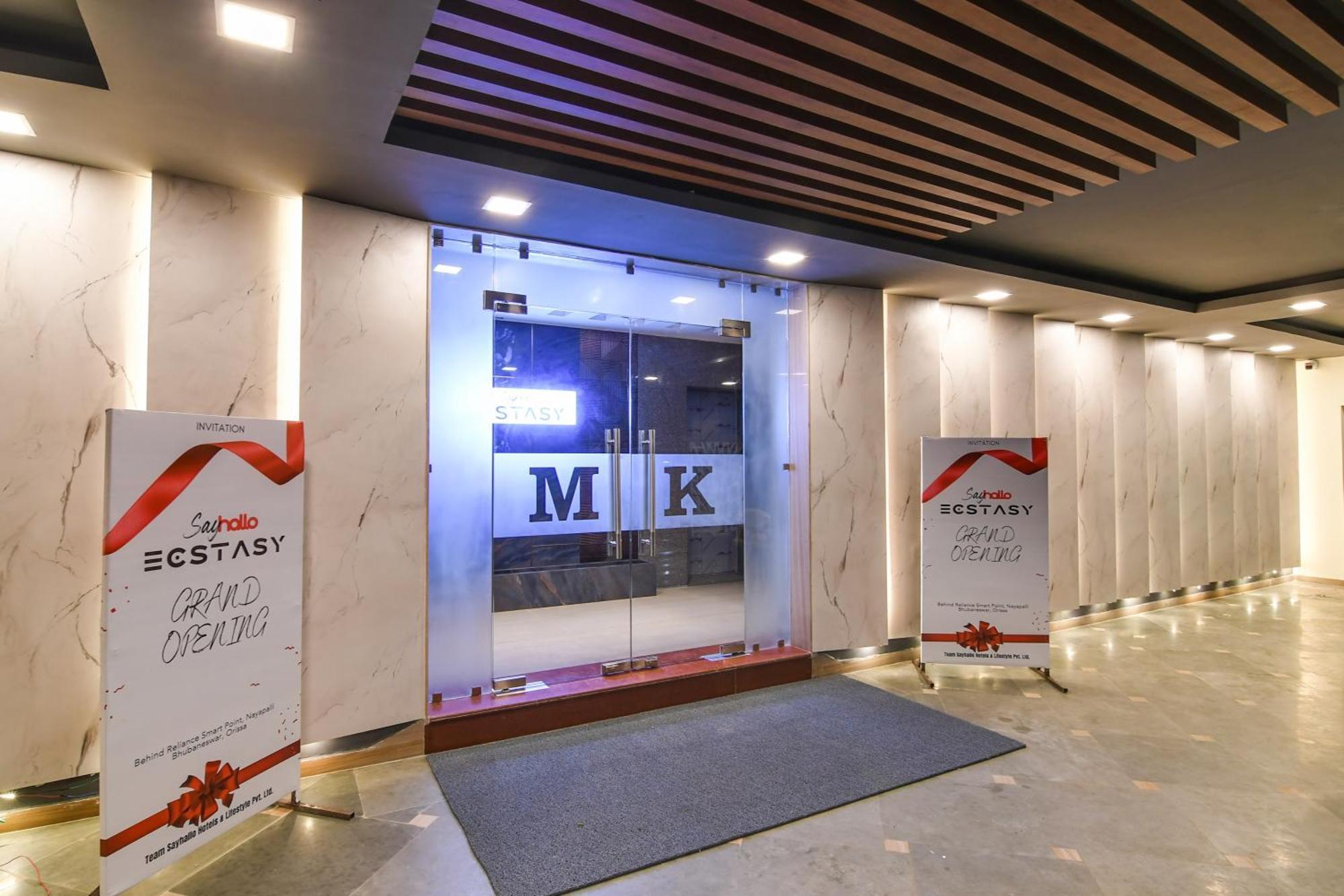 Super Townhouse Oak Sayhallo Ecstasy Bhubaneswar Exterior photo