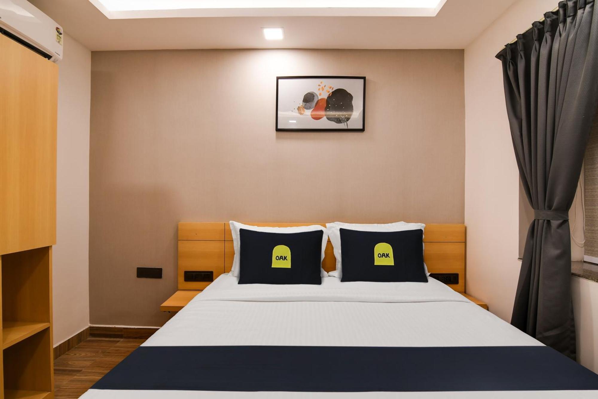 Super Townhouse Oak Sayhallo Ecstasy Bhubaneswar Exterior photo