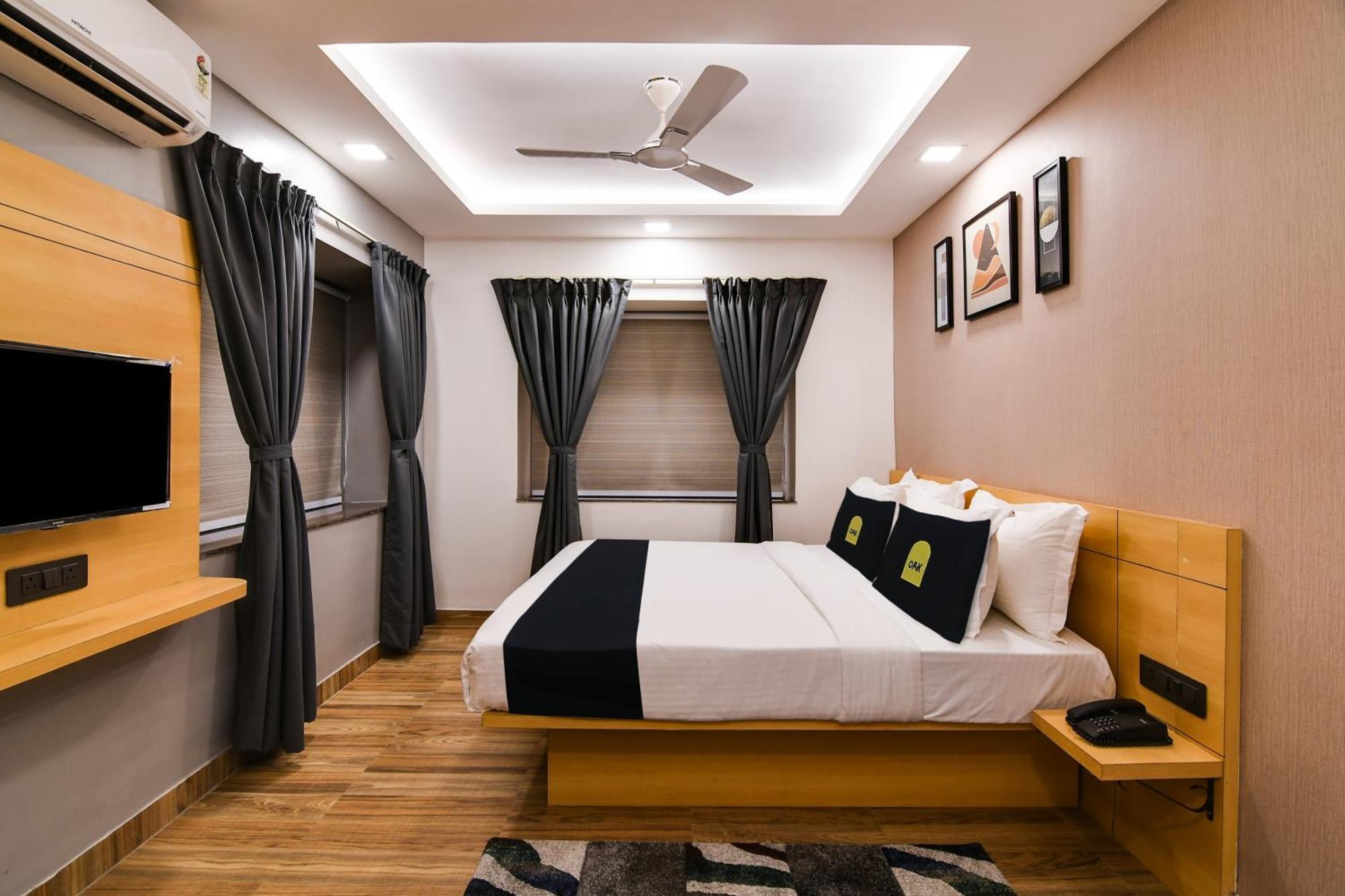 Super Townhouse Oak Sayhallo Ecstasy Bhubaneswar Exterior photo