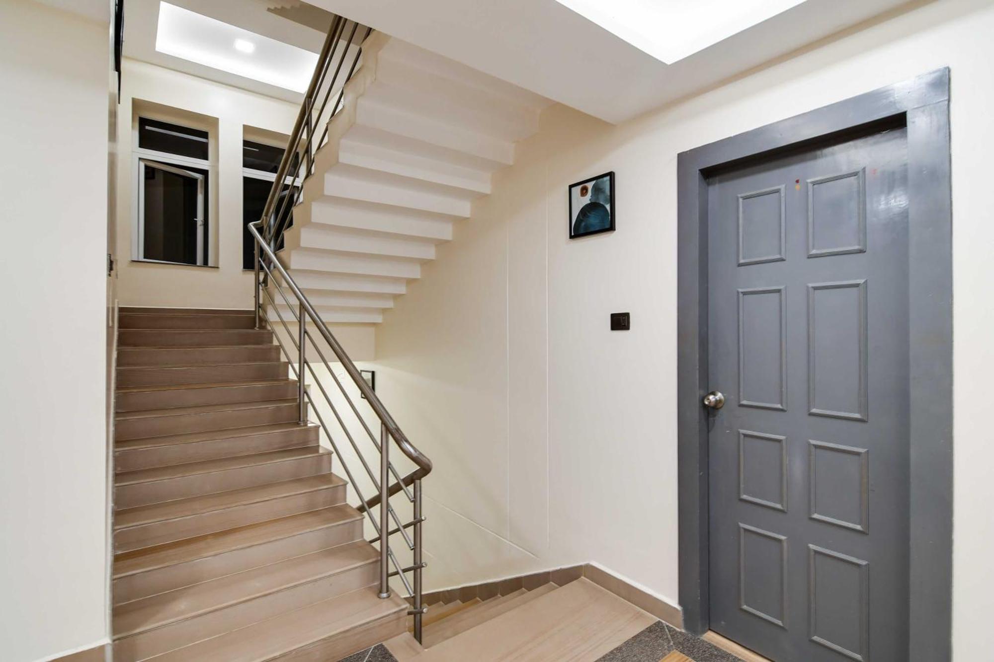 Super Townhouse Oak Sayhallo Ecstasy Bhubaneswar Exterior photo