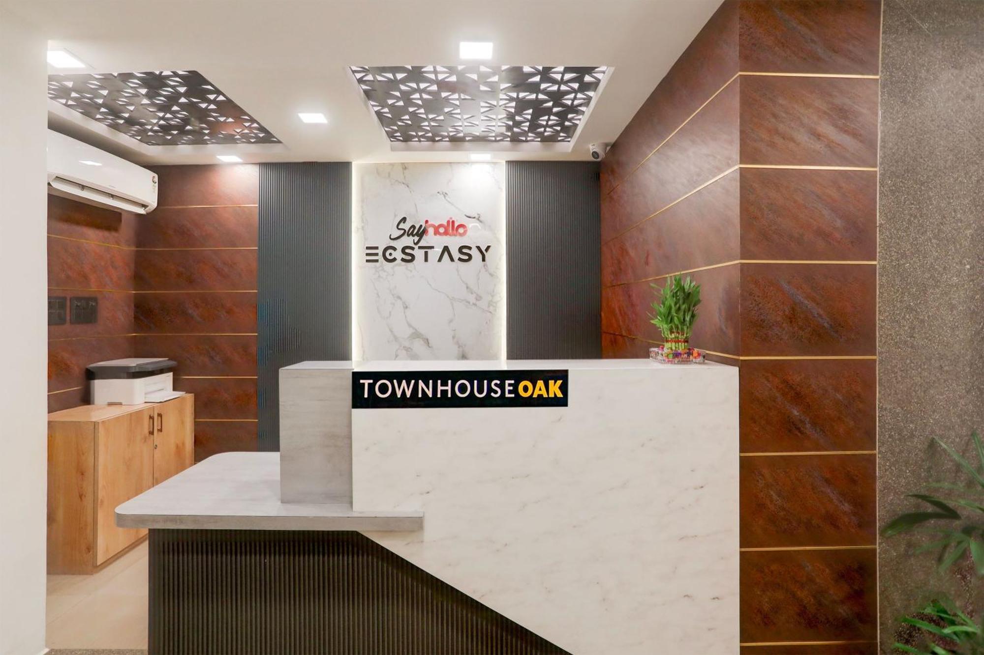 Super Townhouse Oak Sayhallo Ecstasy Bhubaneswar Exterior photo
